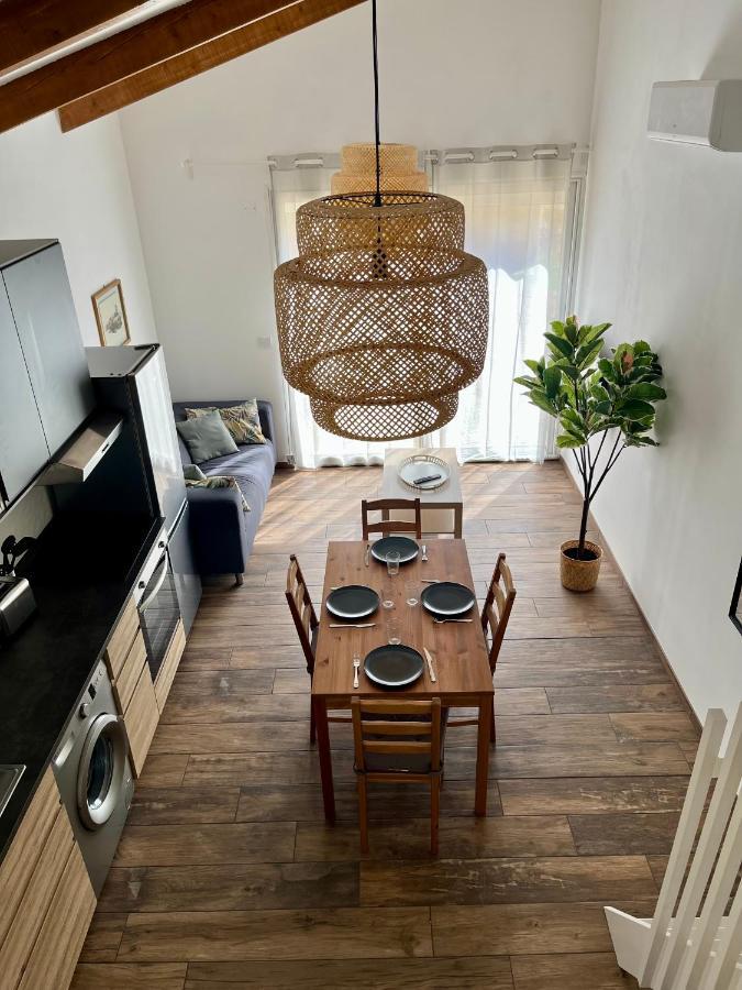 Maisonnette Avec Petite Foret * Valréas