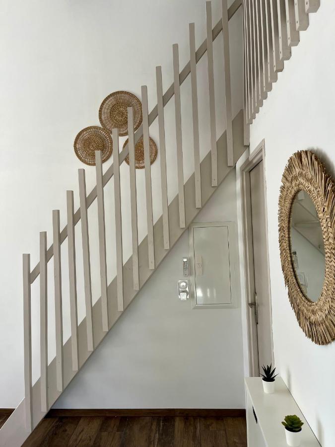 Maisonnette Avec Petite Foret