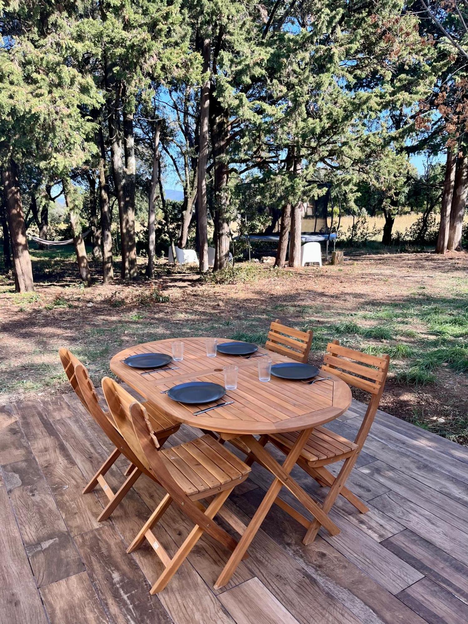 Maisonnette Avec Petite Foret *